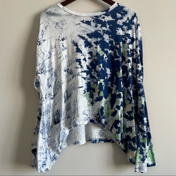 Akemi + Kin Graffito Tee - Picture 2 of 13